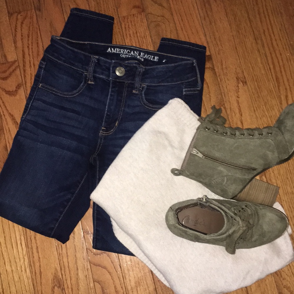 American Eagle Skinny Denim Jeans. Size 2 Short.